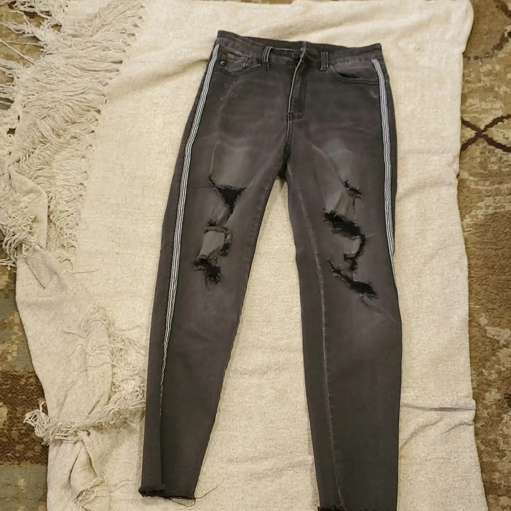 Kancan woman's gray black distressed crop stretch jeans size 27 - Picture 11 of 16